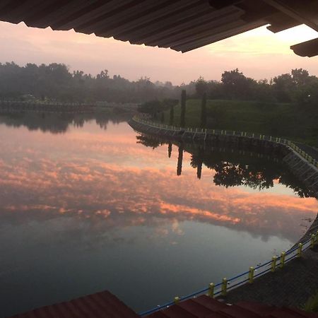 Omah Kenangan At Seven Trumpets Resort Maguwo Exterior photo