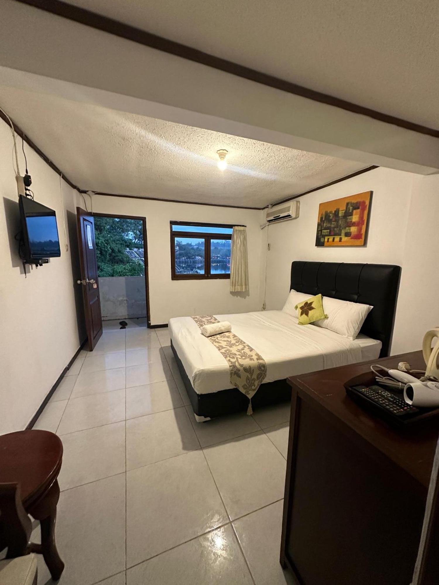 Omah Kenangan At Seven Trumpets Resort Maguwo Exterior photo