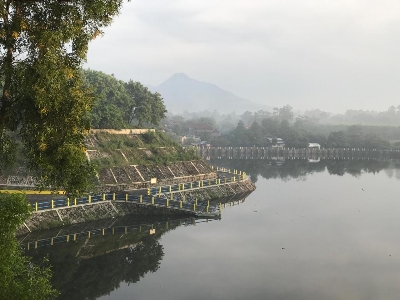 Omah Kenangan At Seven Trumpets Resort Maguwo Exterior photo