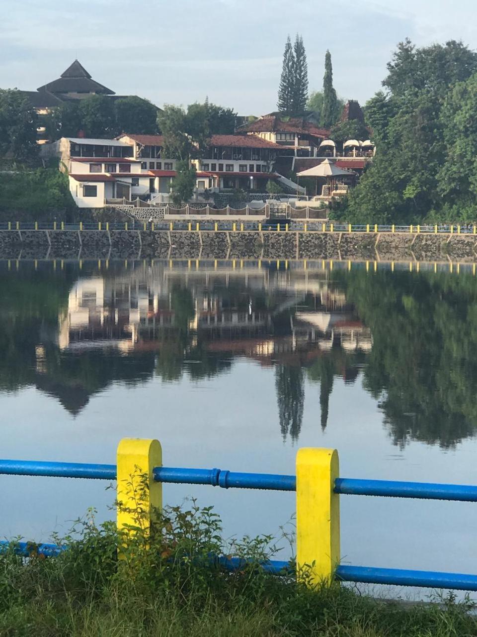 Omah Kenangan At Seven Trumpets Resort Maguwo Exterior photo