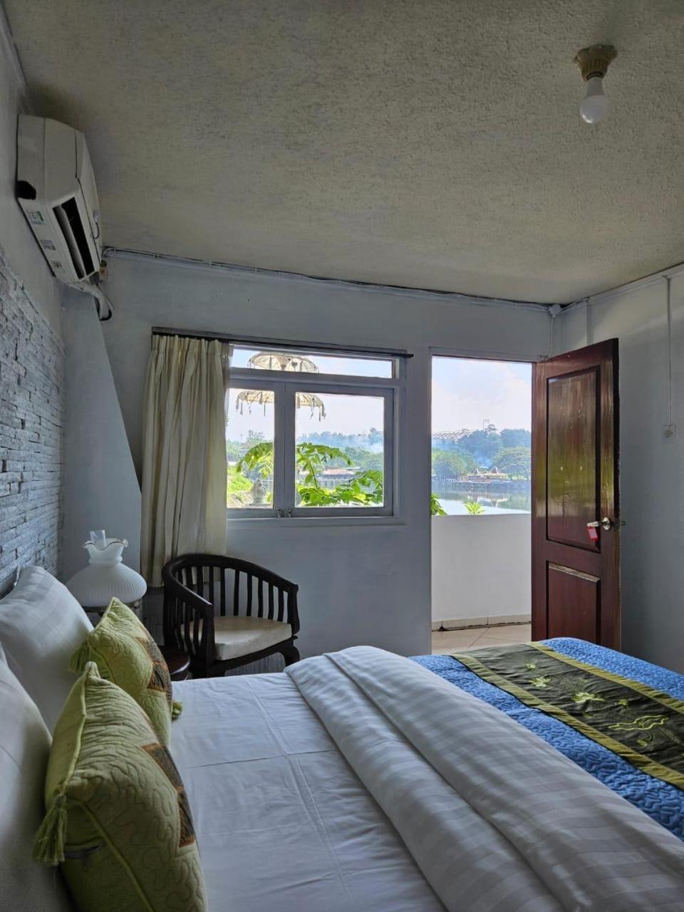 Omah Kenangan At Seven Trumpets Resort Maguwo Exterior photo
